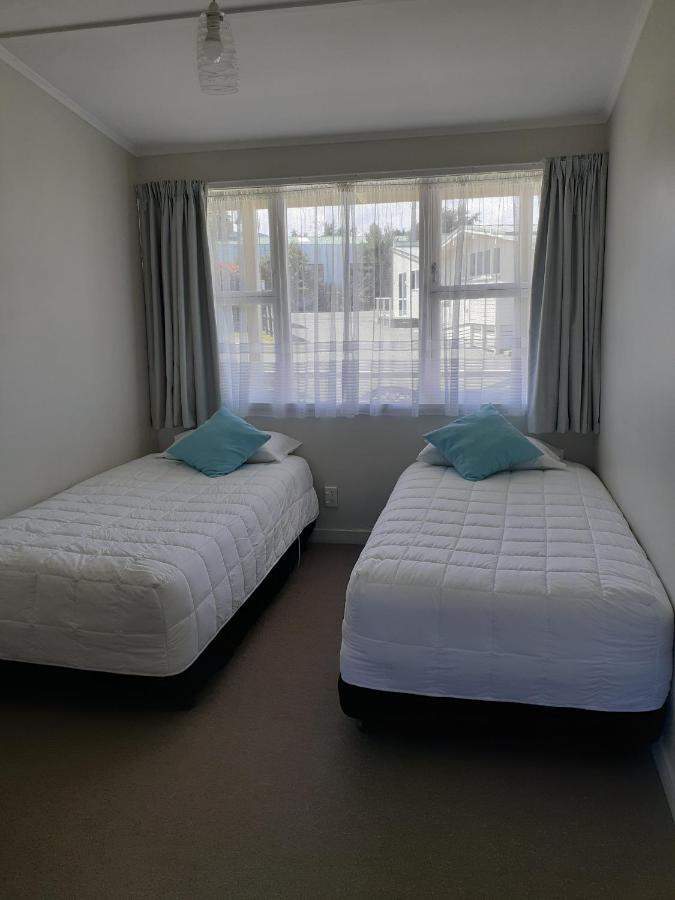Featherston Motels And Camping Exterior photo